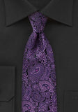Cravate brodata purpuriu cu motive florale