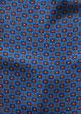 Ascot albastru deschis cu embleme florale