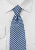 Cravată cu model cu carouri albastre