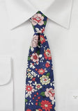 Cravata barbati florala, cu flori din bumbac bleumarin