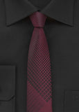 Cravată business, îngustă, model geometric, vișiniu
