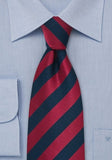 Cravata elastica in dungi rosu mediu bleumarin