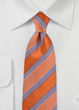 Cravată cu dungi portocalii