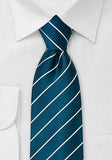 Cravate albastru turcoaz cu dungi albe