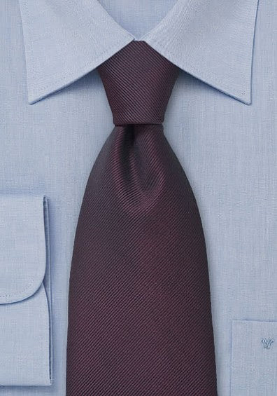 Cravata bordo rosu cu structuri