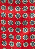Ascot cu ornamente roșii