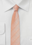 Cravata ingusta roz crem