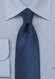 Cravata albastra inchis