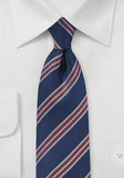 Cravată clasică cu dungi bleumarin