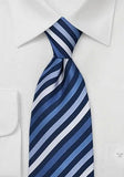 Cravata cu design italian cu linii albastre