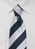Cravata cu dungi bluemarin si argintiu