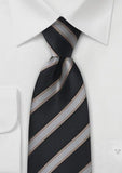 Cravata cu dungi negre