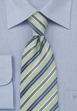 Cravata cu dungi verde pal