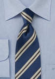 Cravata design clasic in dungi albastru inchis