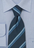 Cravata in albastru regal britanic