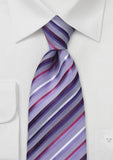 Cravata la moda cu dungi in violet si purpuriu