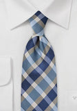 Cravata mare pentru barbati in carouri neobisnuit de placute in culori de albastru deschis