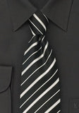 Cravata neagra cu dungi argintii