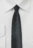 Cravata neagra cu linii negre