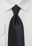 Cravata neagru inchis monocrom