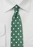 Cravata verde cu puncte