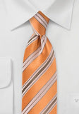 Cravate afaceri italienesti alb si masliniu pe un fundal portocaliu