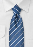 Cravate albastru regal cu dungi albe