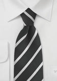 Cravate dungi delicate pe negru cu dungi albe