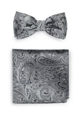 Papion barbatesc cu batista motiv Paisley gri deschis