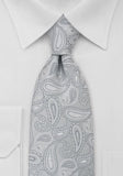 Cravată Paisleys alb argintiu