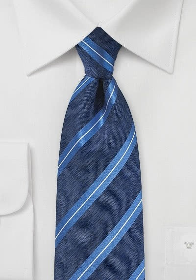Cravata albastra dungi albastru deschis